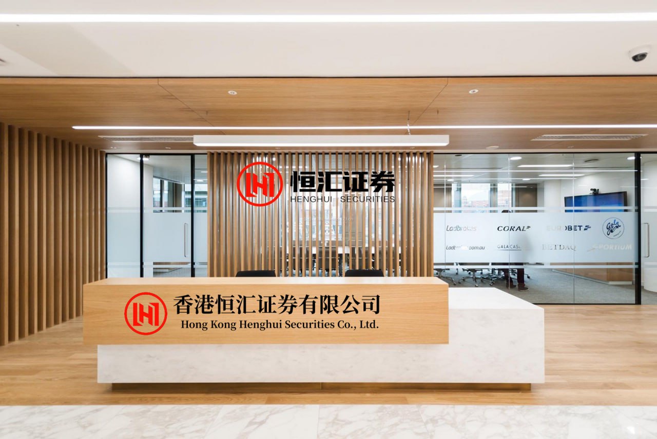 恒瑞行配资 要举办这样一个 退票电影节” 或 “金退票奖” ，它将不仅仅是一场吐槽大会，而可以成为一次深刻、有趣且能推动行业进步的公共事件。“退票电影节”从构想变为一场精彩的活动？确立核心宗旨——批判与建设并存口号可以定为： “为失败立镜，为未来指路”或“从退票的废墟中，重建观众的信任”。...